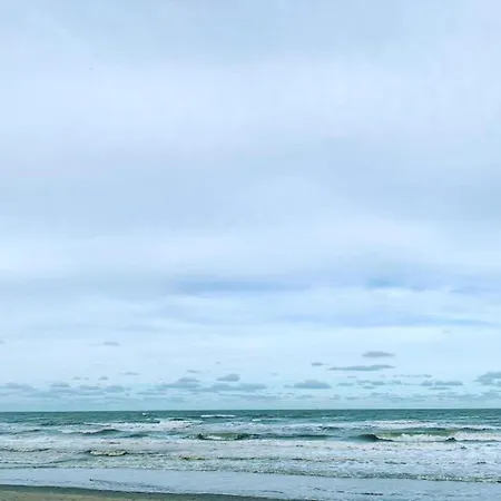 In By The Beach, Cleaning Included *